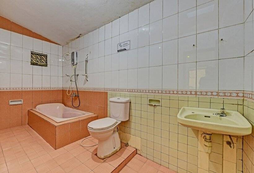 בית מלון כפרי Oyo 90443  New Kartika In