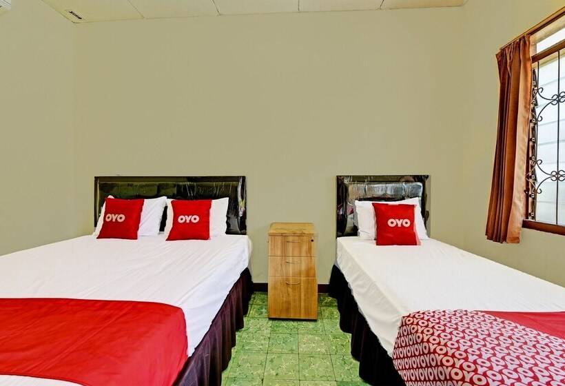 בית מלון כפרי Oyo 90443  New Kartika In