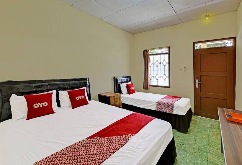 בית מלון כפרי Oyo 90443  New Kartika In