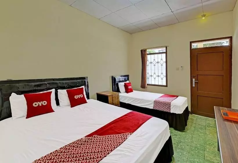 Hotelli Oyo 90443  New Kartika In