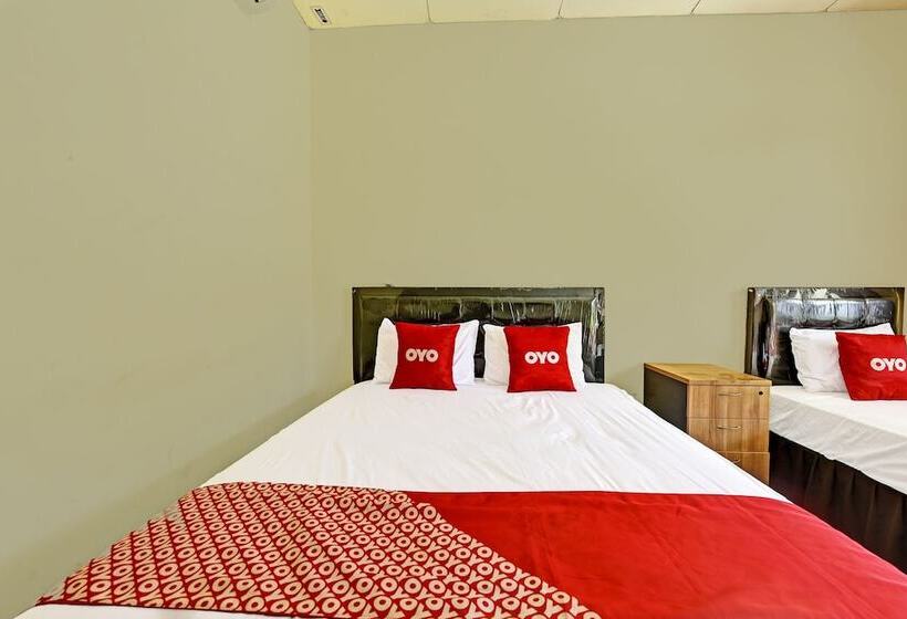 בית מלון כפרי Oyo 90443  New Kartika In