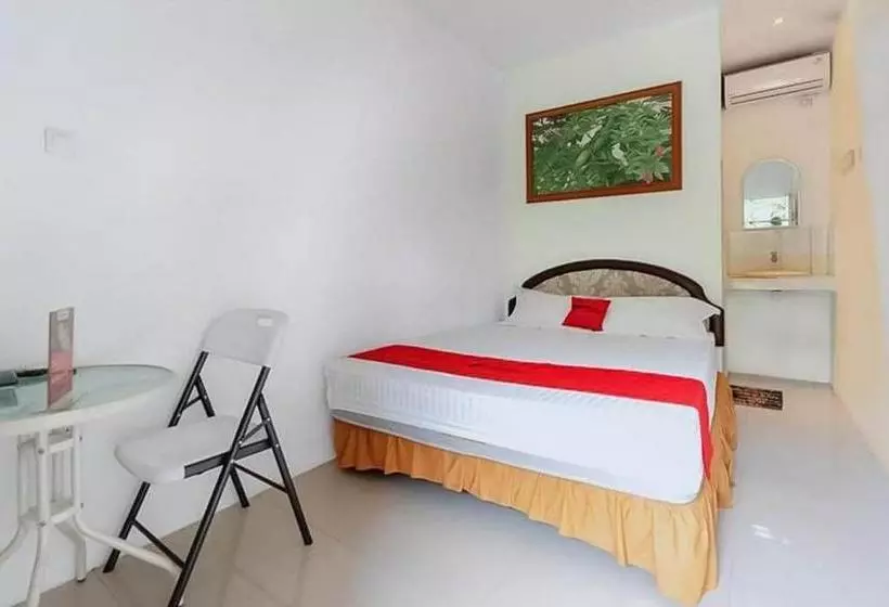 Hotelli Reddoorz Near Rs Mitra Keluarga Depok