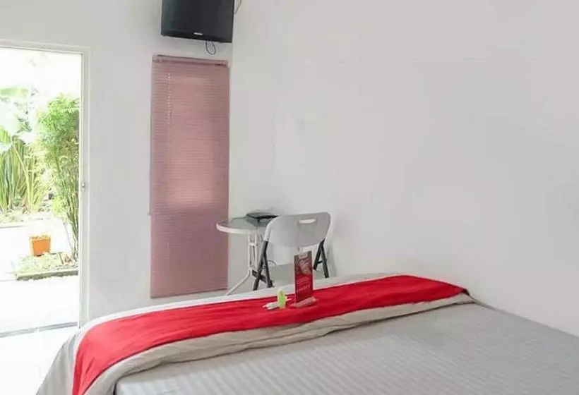 Hotelli Reddoorz Near Rs Mitra Keluarga Depok