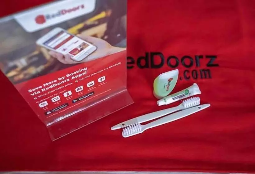 Hotelli Reddoorz Near Rs Mitra Keluarga Depok