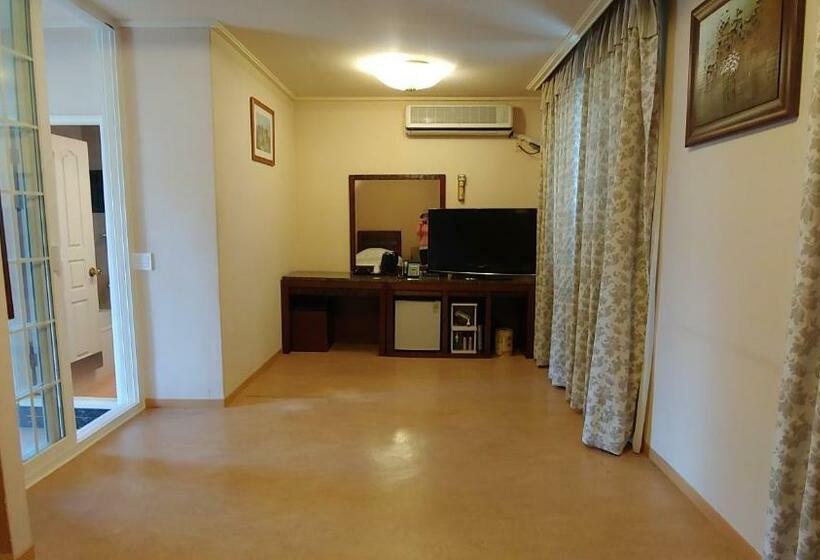 בית מלון כפרי Seorakhill