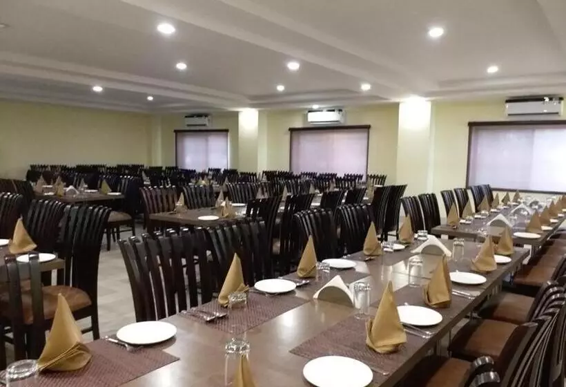 ホテル Sravasti Residency