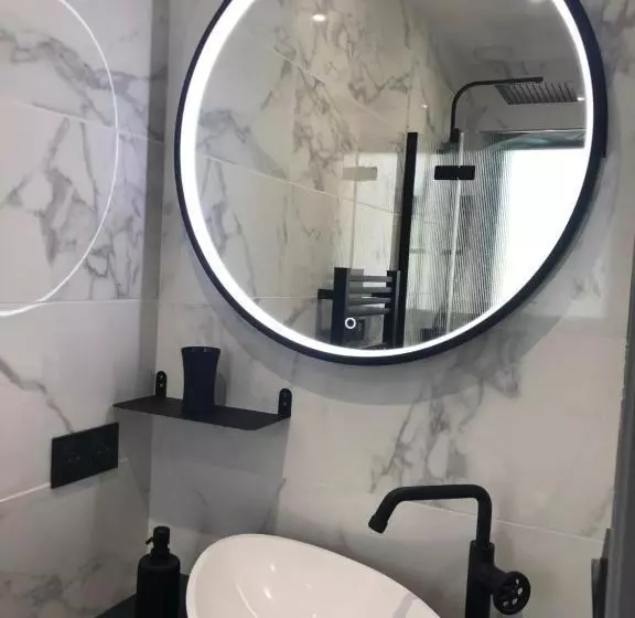 Majatalo Comme à La Maison Près De La Dolce Via