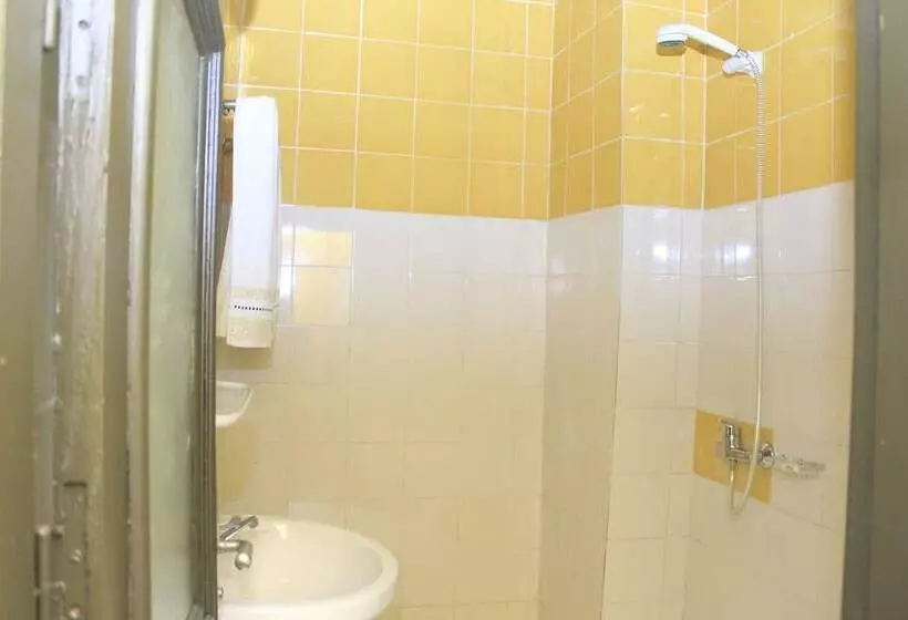 تختخواب و صبحانه Résidence Hôtel Phivare