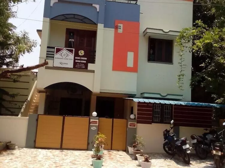 Hotelli Barnabas Homestay