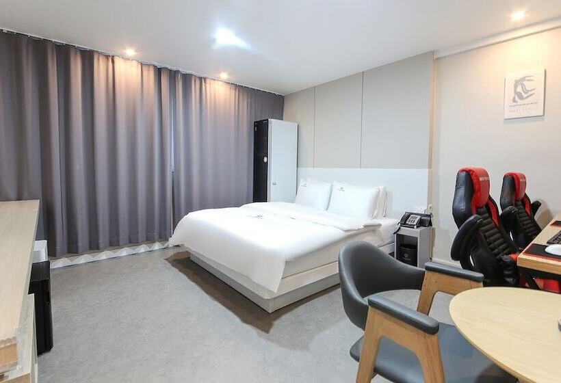 בית מלון כפרי Continew