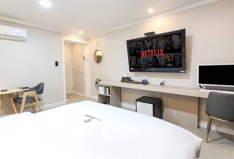 בית מלון כפרי Continew