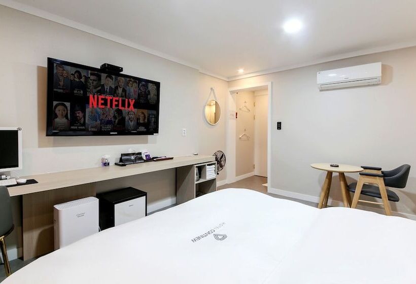 בית מלון כפרי Continew