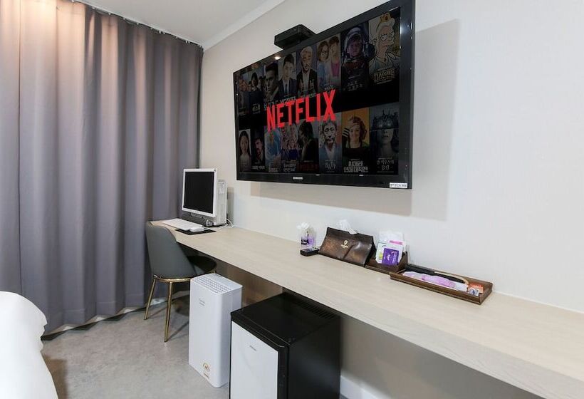 בית מלון כפרי Continew