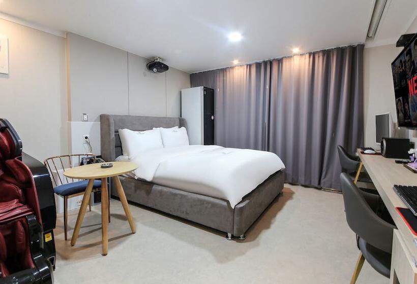 בית מלון כפרי Continew