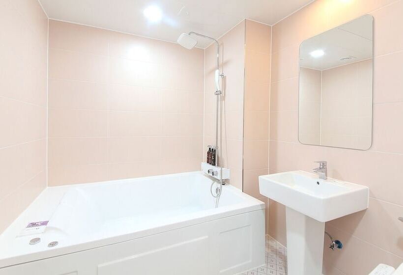 בית מלון כפרי Continew