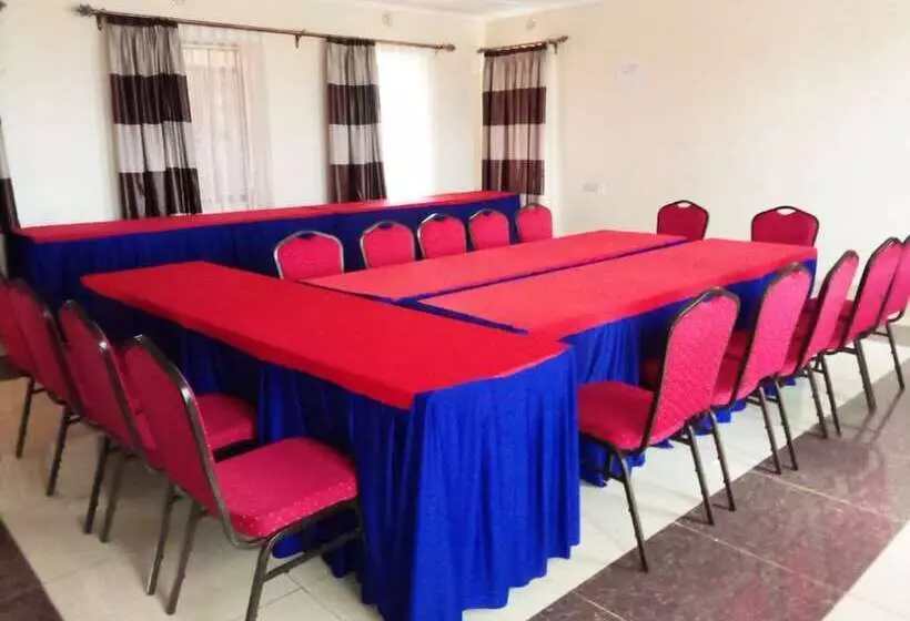 هتل Eastward Garden