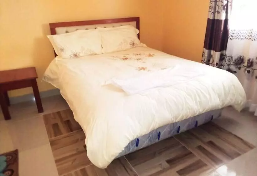 هتل Eastward Garden