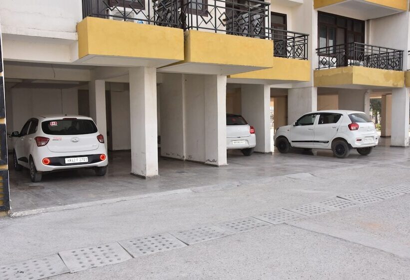 בית מלון כפרי Presidia Heights Apartment