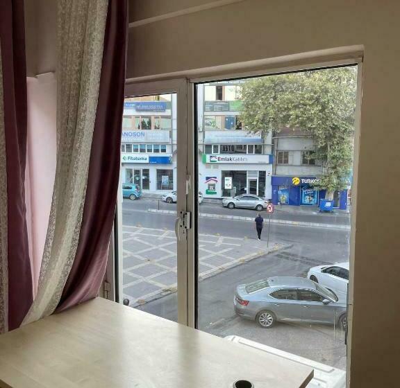 ホテル Meydan Pansiyon Uskudar