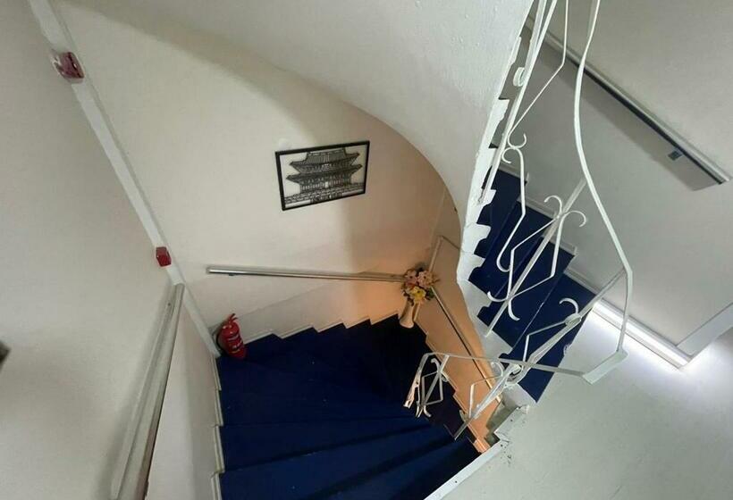 ホテル Meydan Pansiyon Uskudar