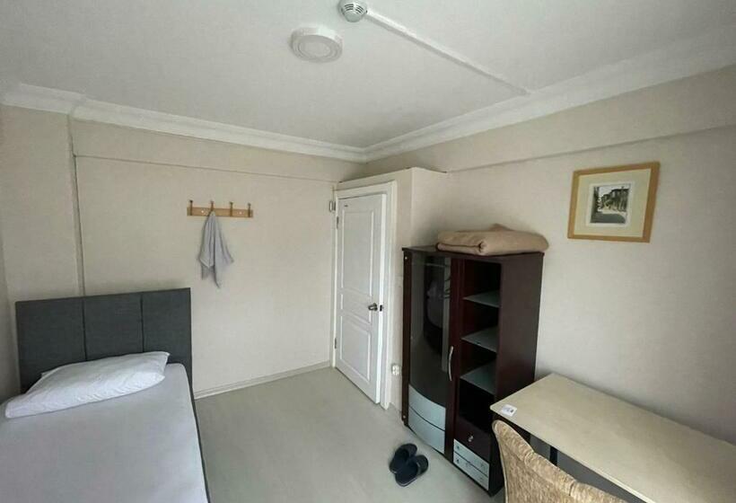 ホテル Meydan Pansiyon Uskudar