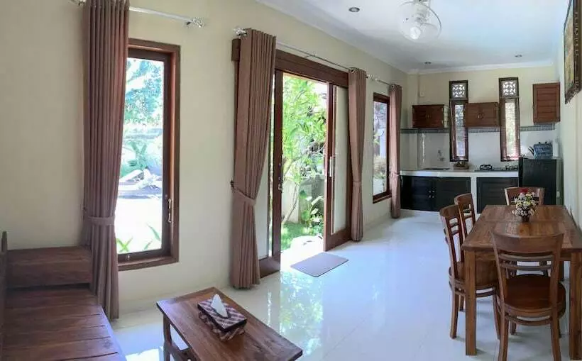 پانسیون Dwaraloka House