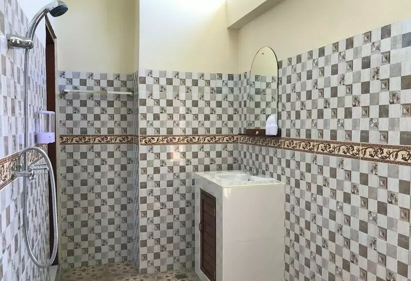 پانسیون Dwaraloka House