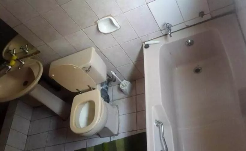 پانسیون Lindsay Executive Lodge