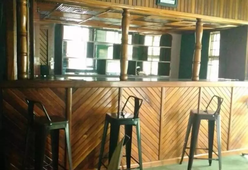 پانسیون Lindsay Executive Lodge
