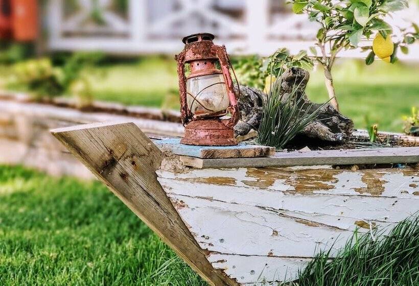 פנסיון Lotus Restaurant & Home