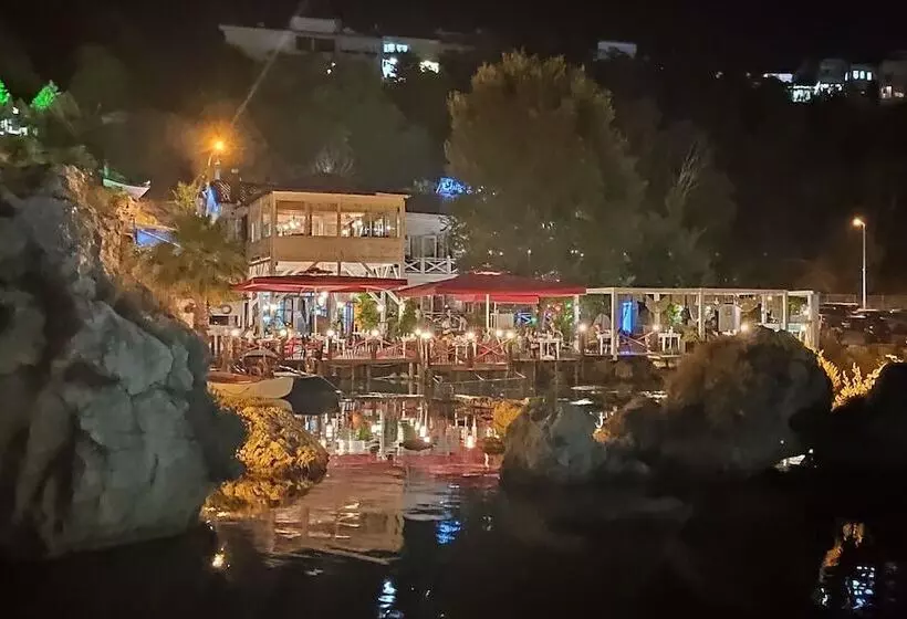 Majatalo Lotus Restaurant & Home