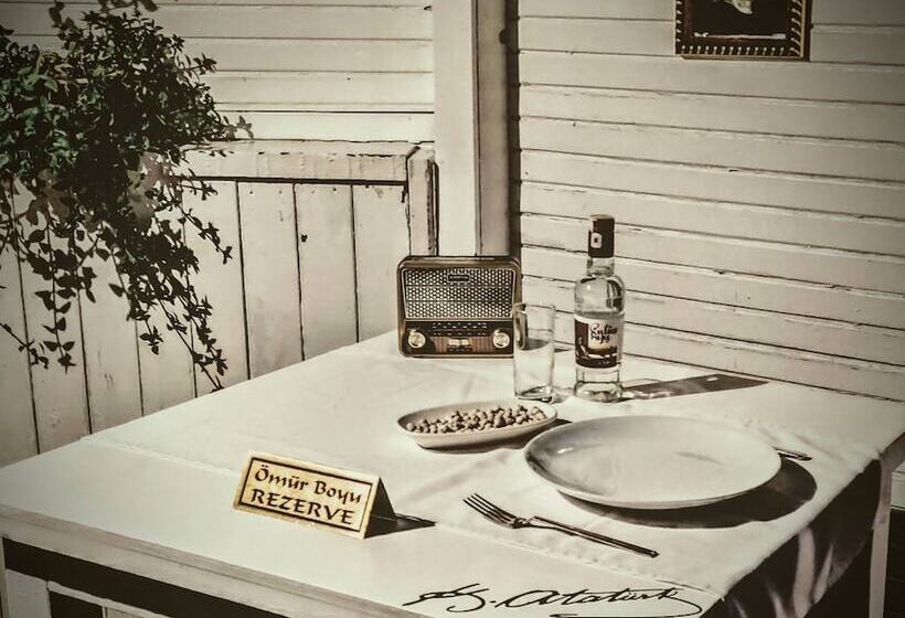 פנסיון Lotus Restaurant & Home