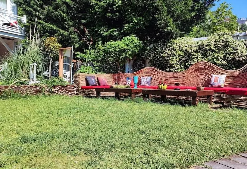 Majatalo Lotus Restaurant & Home