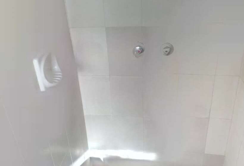 پانسیون Orchards Lodge