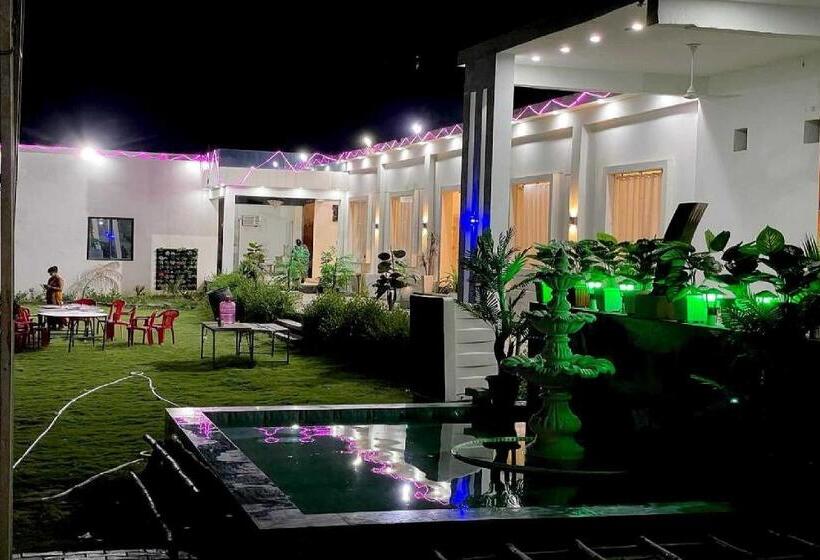 Hotel O Vaikunth Radhika Farm