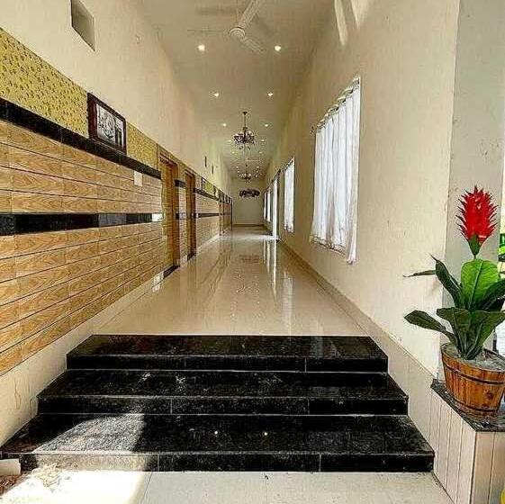 Hotel O Vaikunth Radhika Farm