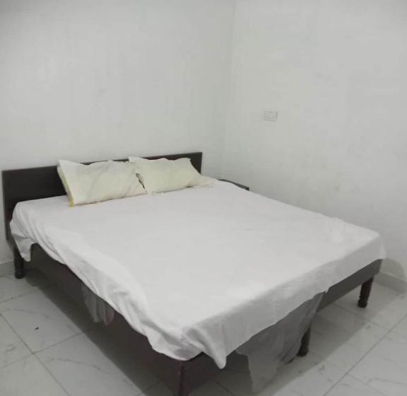 Hotel Pop 82146 Thikana