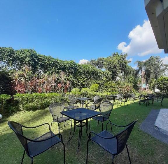 هتل Reddoorz At Balatas Magsaysay Road Naga City