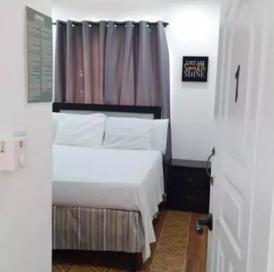 پانسیون Room In Guest Room   Casa Docia Samana  Standard Double Room  4