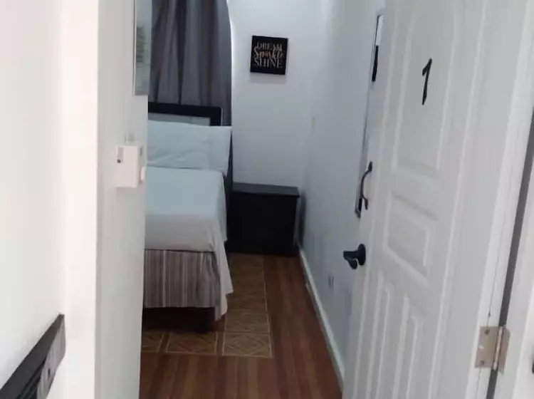 پانسیون Room In Guest Room   Casa Docia Samana  Standard Double Room  4