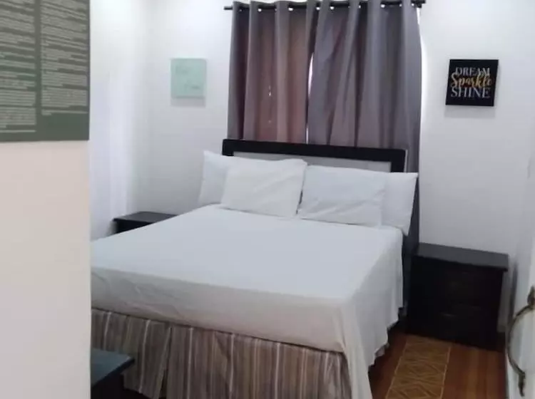 پانسیون Room In Guest Room   Casa Docia Samana  Standard Double Room  4
