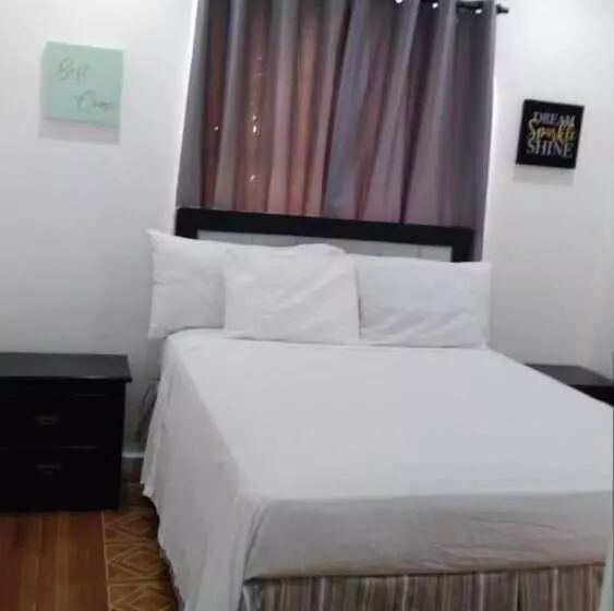 پانسیون Room In Guest Room   Casa Docia Samana  Standard Double Room  4