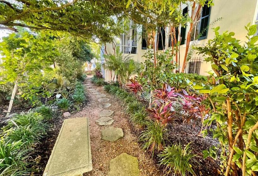 تختخواب و صبحانه Virginia Point Inn