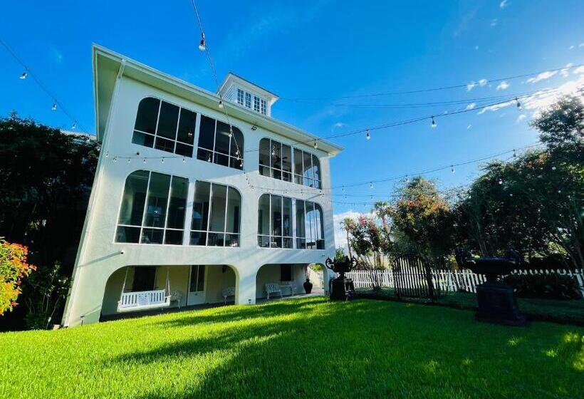 تختخواب و صبحانه Virginia Point Inn