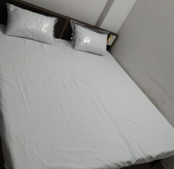 Hotel B Shivji & Garden Restaurant