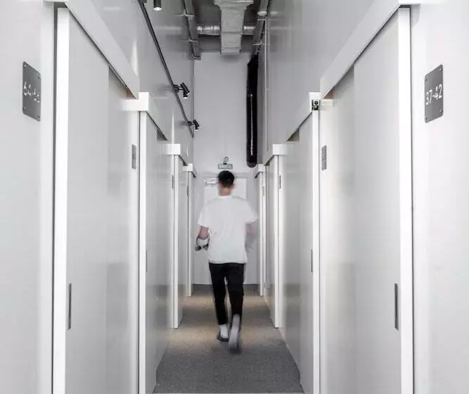 Capsule Hotel Constellation 89