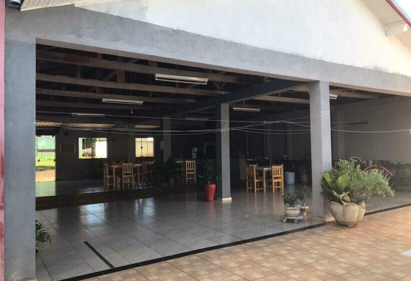 בית מלון כפרי Dom Alcides