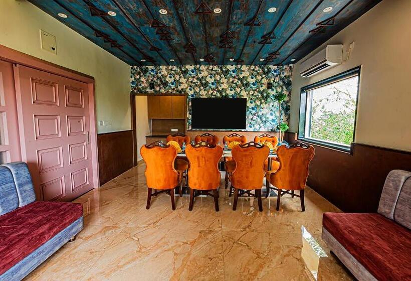 בית מלון כפרי Regenta Inn Sambalpur, Farm Road