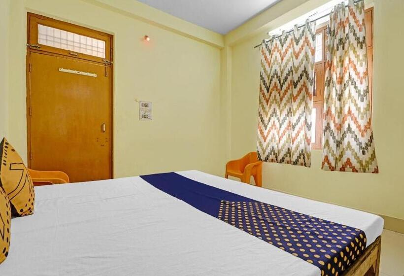 בית מלון כפרי Spot On 82139 Royal Guest House