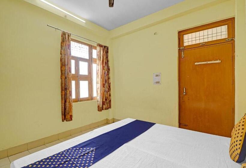 בית מלון כפרי Spot On 82139 Royal Guest House